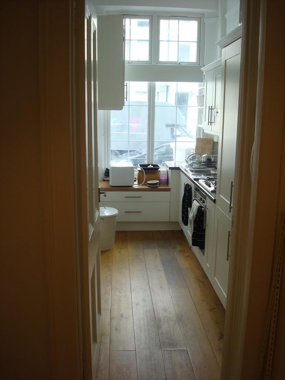 Luxury Holland Park, Sleeps 2, Free S'Fast Wifi Lejlighed London Eksteriør billede