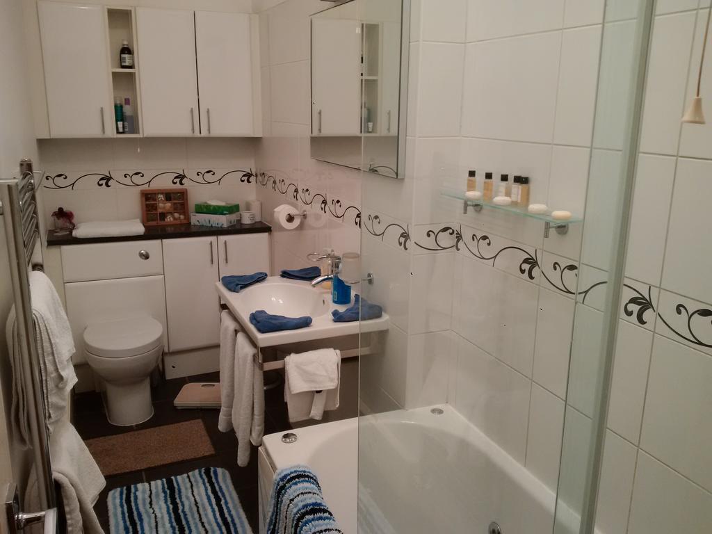 Luxury Holland Park, Sleeps 2, Free S'Fast Wifi Lejlighed London Eksteriør billede